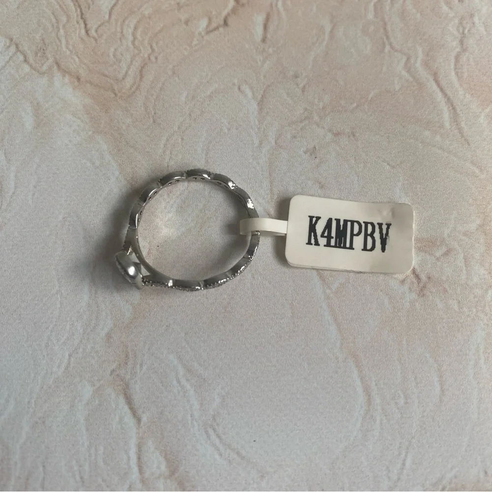 Elegant Silver Ring with Clear Gemstone - Picture 5 of 5